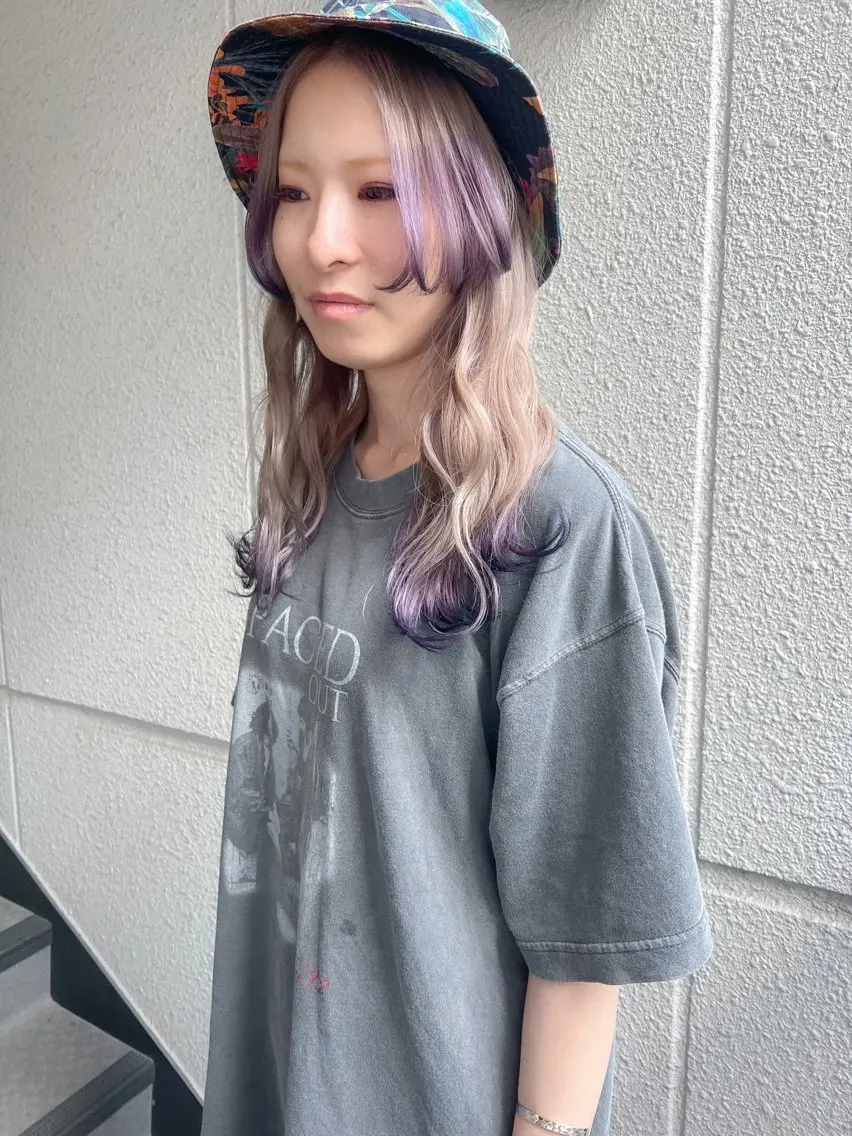セミロング カラー ハイトーンカラー ヘアカラー カラーパティシエ facce🌼ikoのヘアスタイル