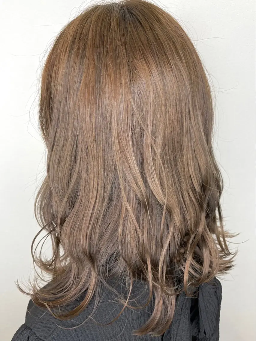 ミディアム カット ヘアカラー 山神 あんじのヘアスタイル