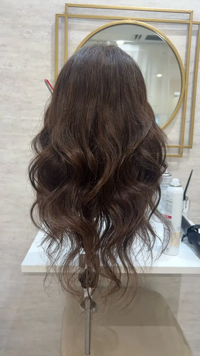 ロング Hitomi/ 練習モデル募集中のヘアスタイル