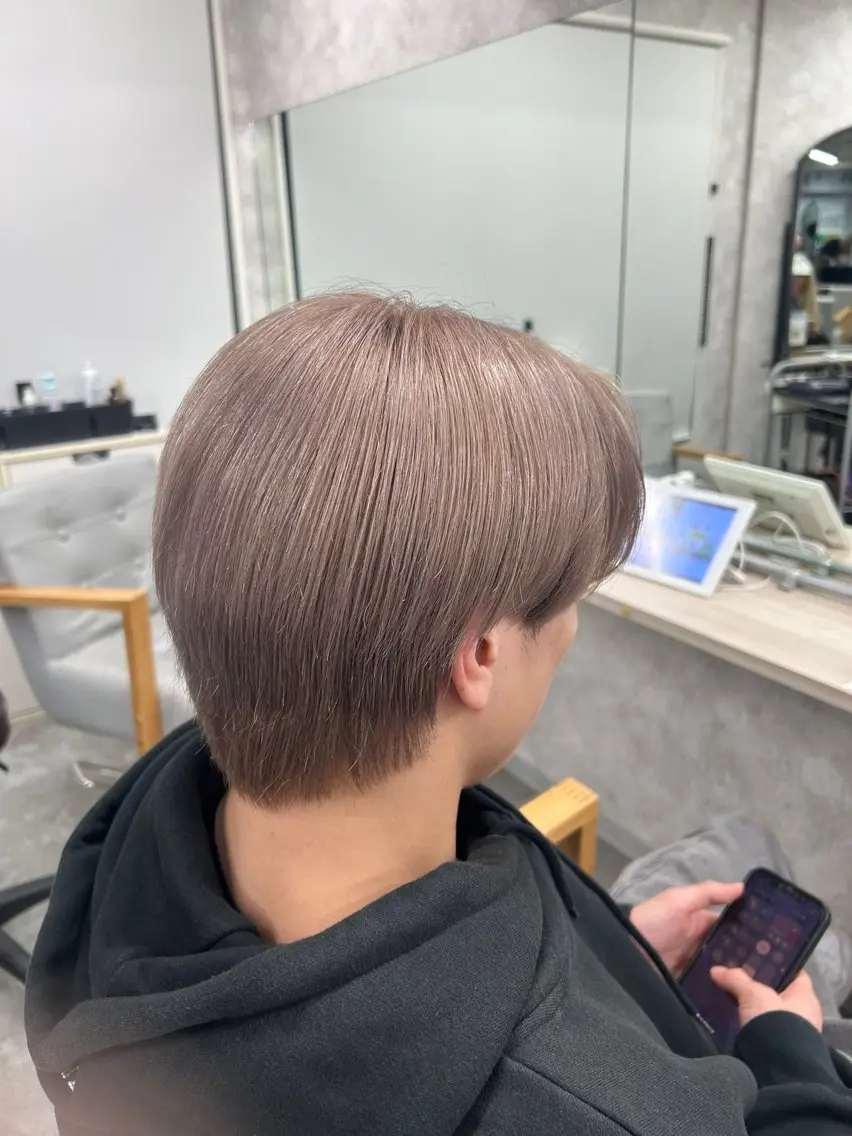 カラー メンズ 💗ツヤ髪ハイトーン 💗RIKOのヘアスタイル