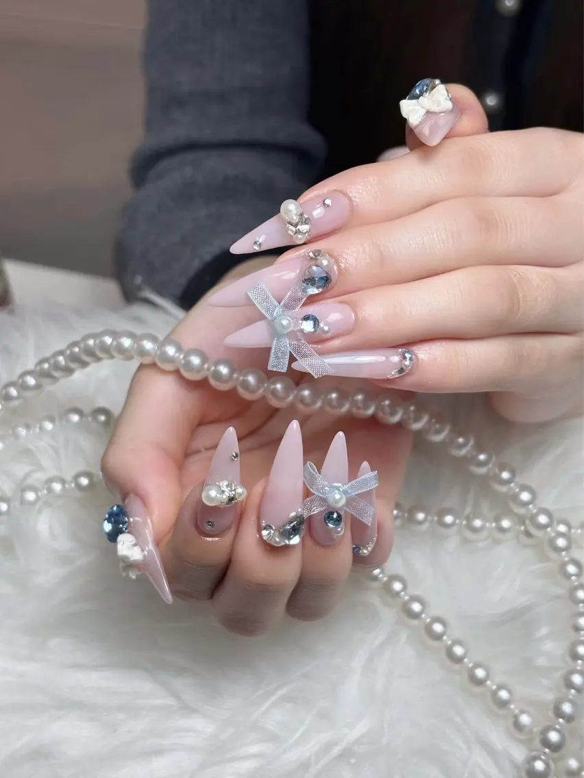 ネイル チークネイル ドット フレンチネイル グラデーション ハート ハンドネイル ハンドケア Eli Muse 新宿ネイルのネイルデザイン