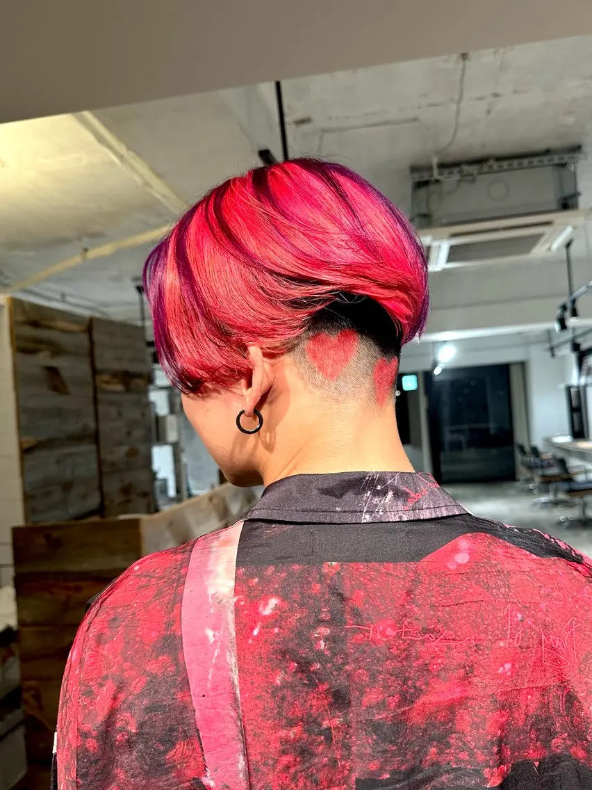 カラー メンズ センターパート メンズハイトーン メンズパーマ デザインカラー ハイトーンカラー カット ヘアカラー トリートメント 骨格補正施術/メンズ 専門美容師/YUYAのヘアスタイル