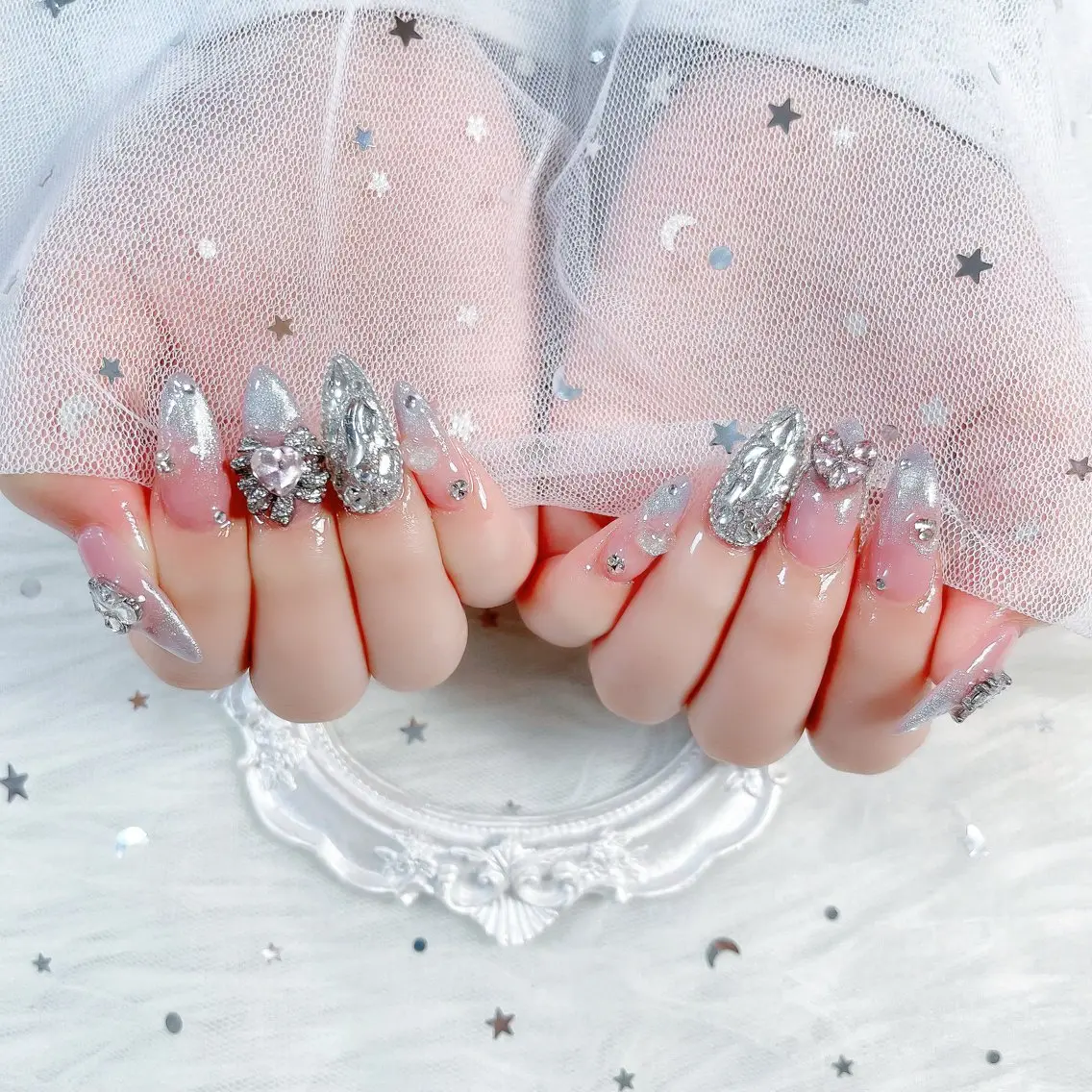 ネイル チークネイル ドット 長さ出し フットネイル フレンチネイル ハンドネイル HIN NAILのネイルデザイン