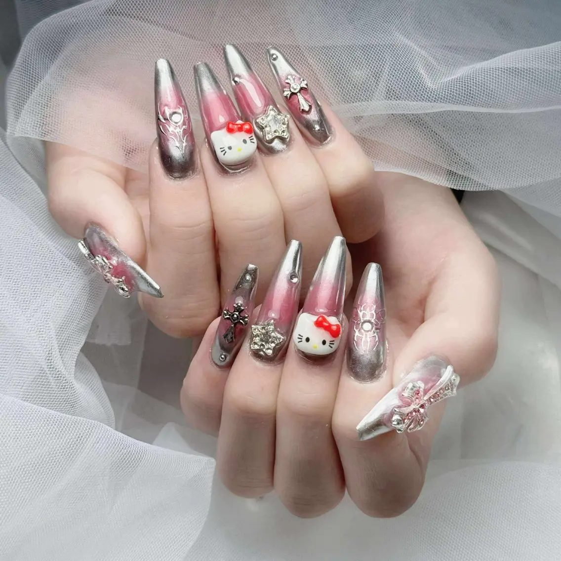 ネイル オーロラネイル ボルドー ブラウン ハート ラメ(グリッター) ハンドネイル ハンドケア Nova Nailのネイルデザイン