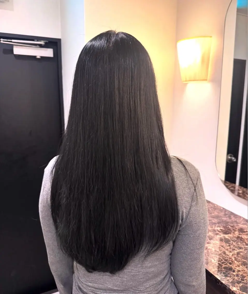 ロング カラー 黒髪 ブルーカラー ブルーブラック Ako  カット・ 縮毛矯正モデル募集のヘアスタイル