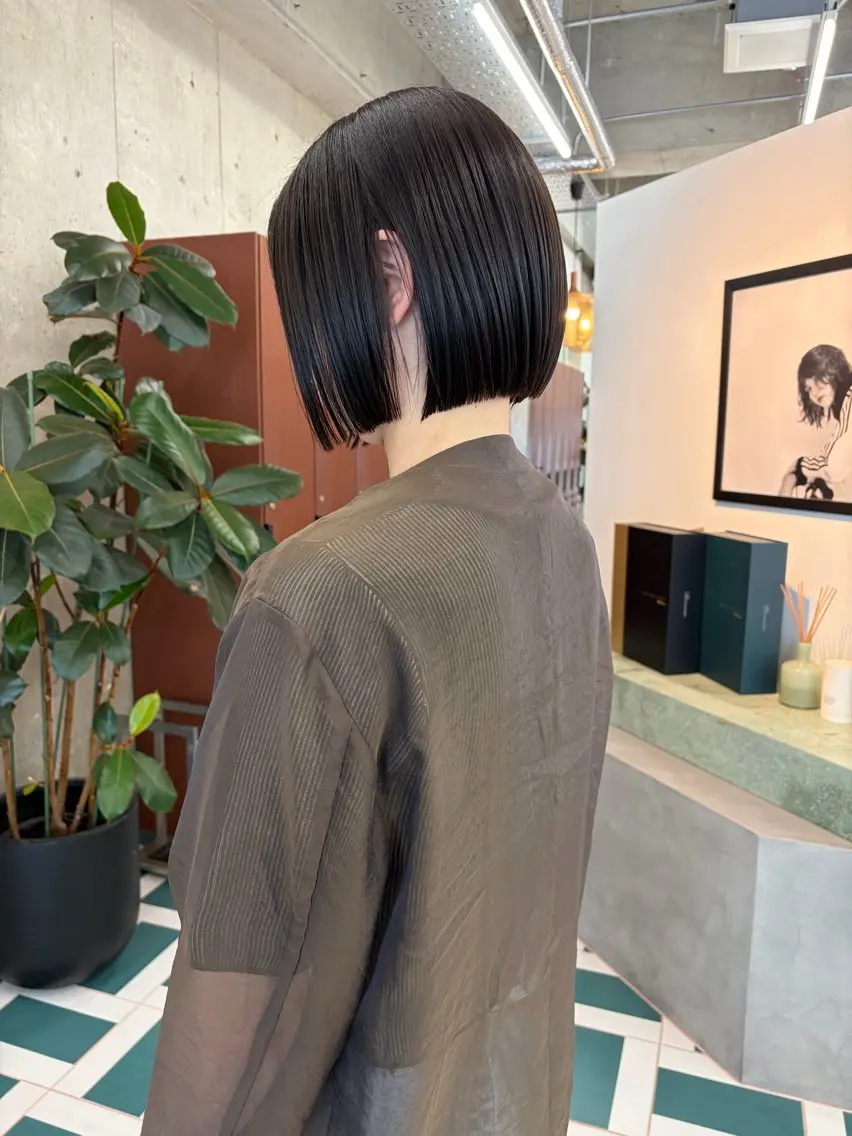 ショート カット 縮毛矯正 トリートメント RIN🎀レイヤー/ ボブ/オリーブカラーのヘアスタイル