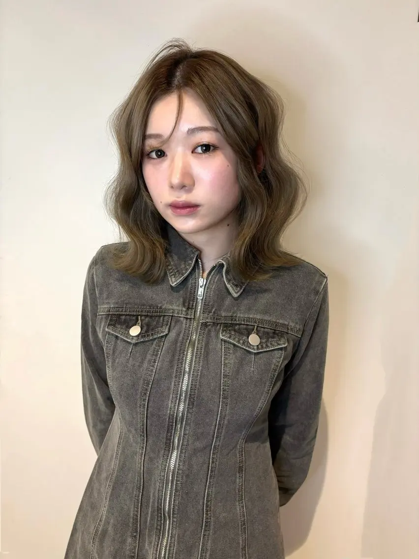 セミロング ヘアアレンジ 'AXIS suaのヘアスタイル