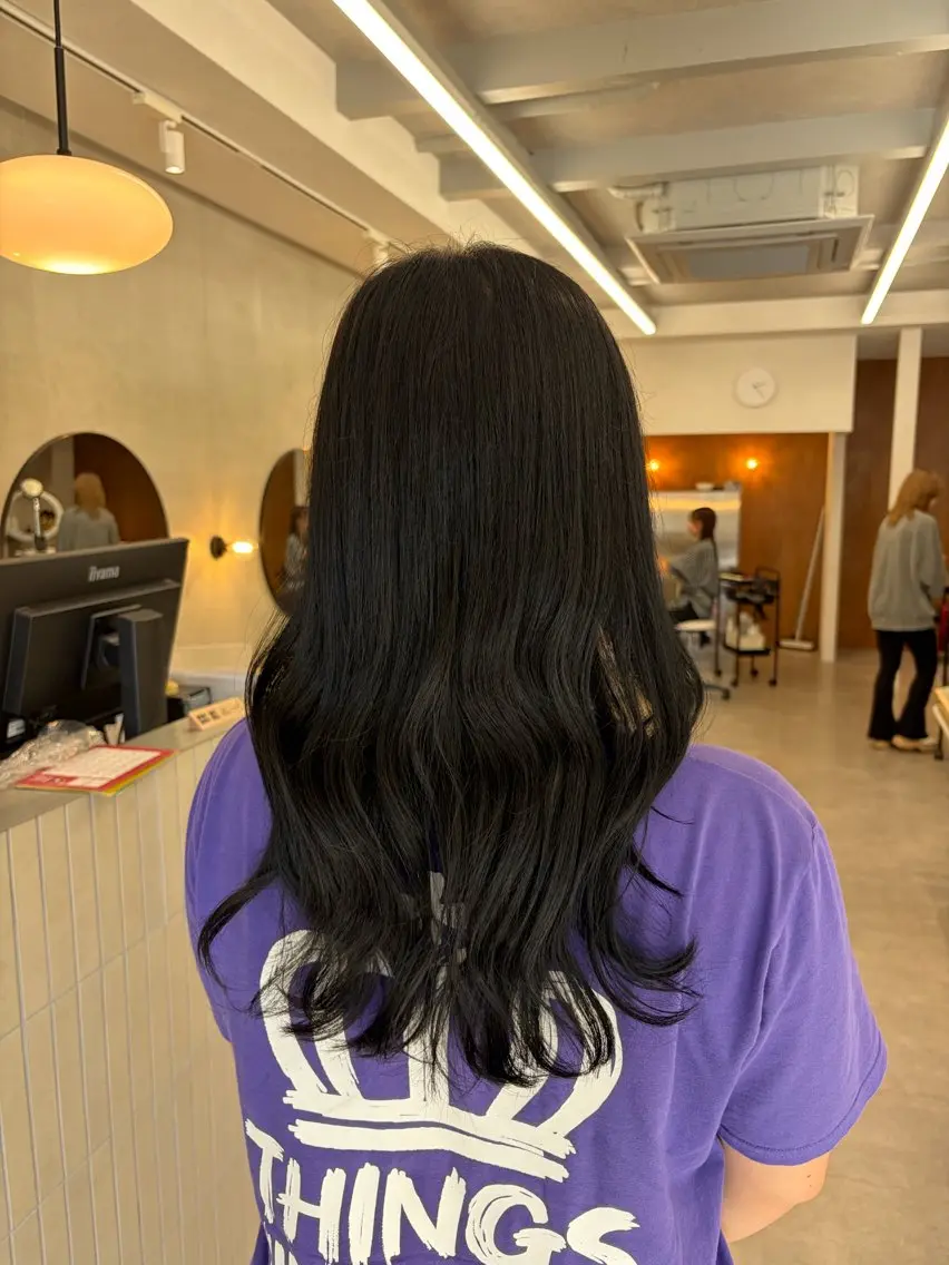 カラー 黒髪 ヘアカラー 上鶴 陽菜のヘアスタイル