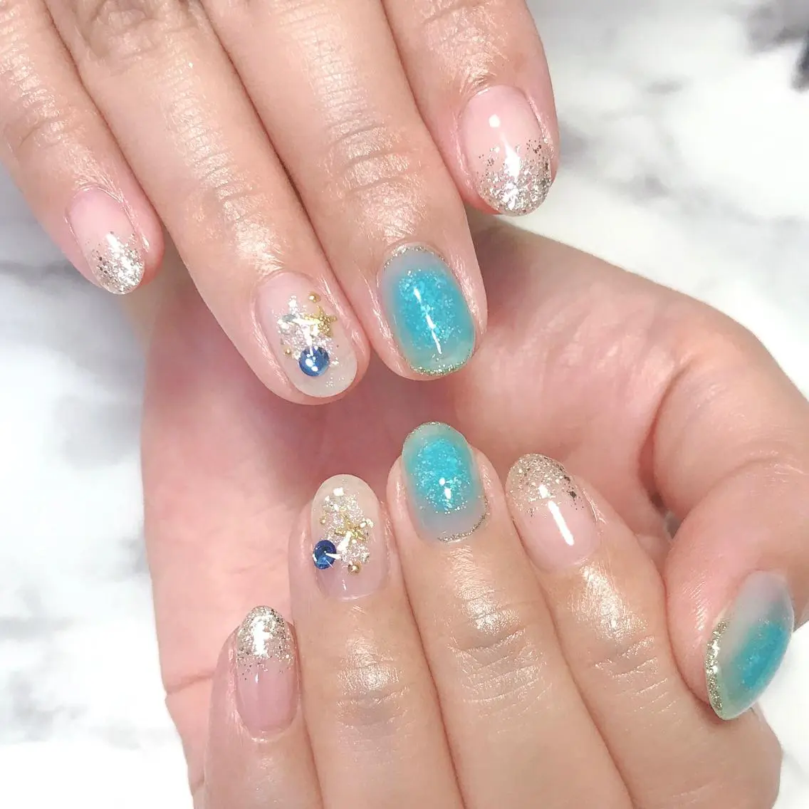 ネイル グラデーション 夏ネイル ステラ marikominoのネイルデザイン