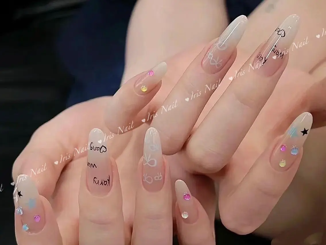 ネイル シンプルネイル ハンドネイル ハンドケア 🍒IRIS Nail🌸のネイルデザイン