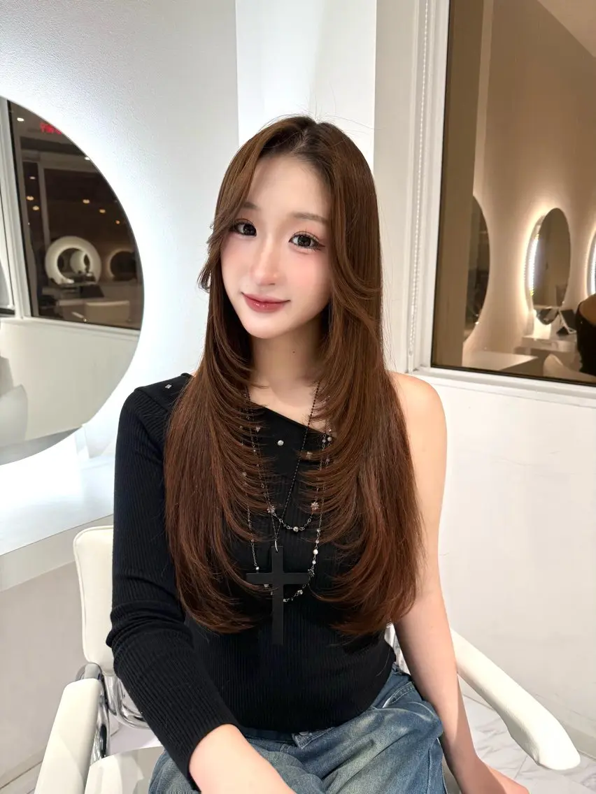 ロング くびれヘア レイヤーカット🫧 🎀Tomoka🎀のヘアスタイル