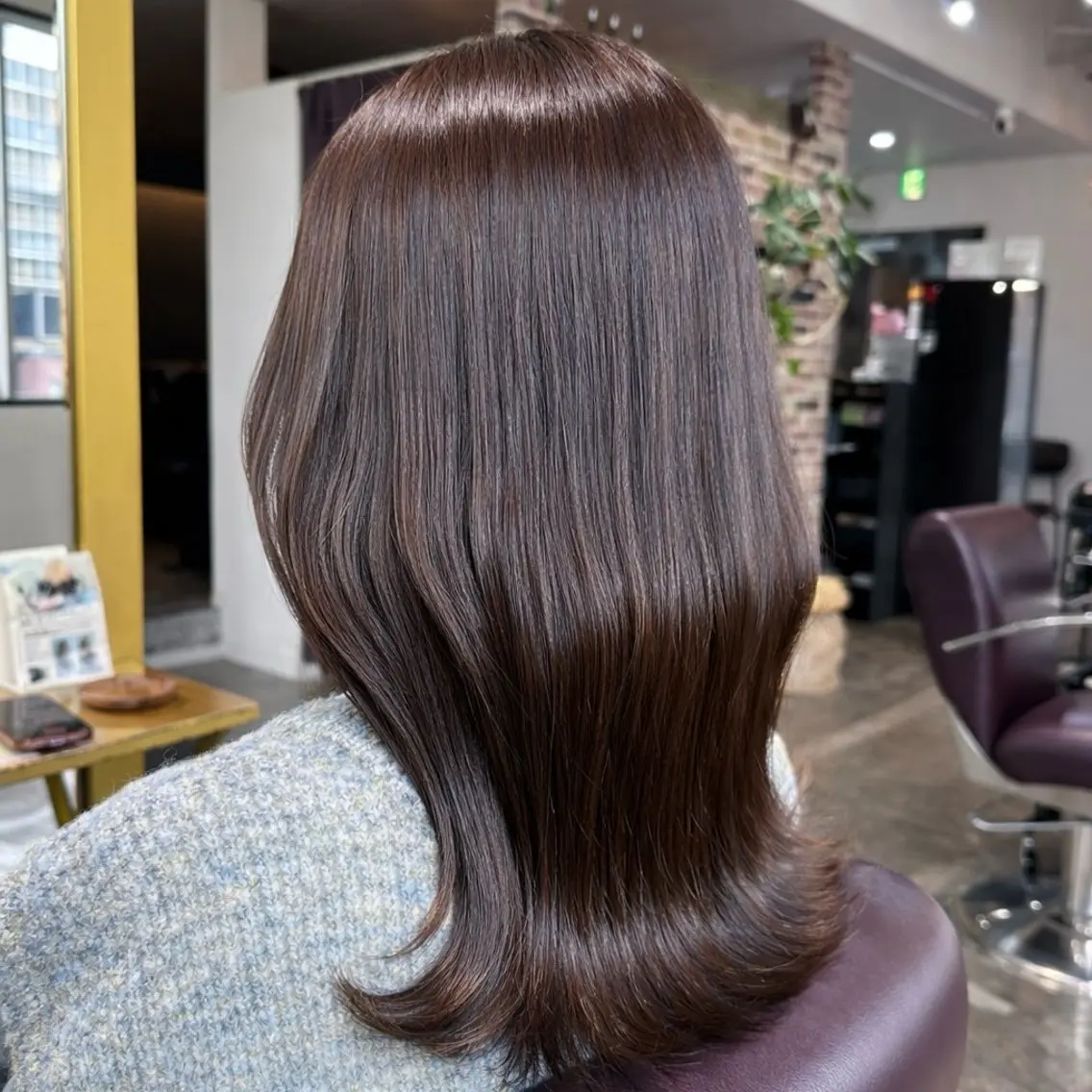 セミロング カラー ブラウンカラー 透明感カラー オリーブブラウン カット ヘアカラー トリートメント Saki💛心斎橋 髪質改善/艶カラーのヘアスタイル