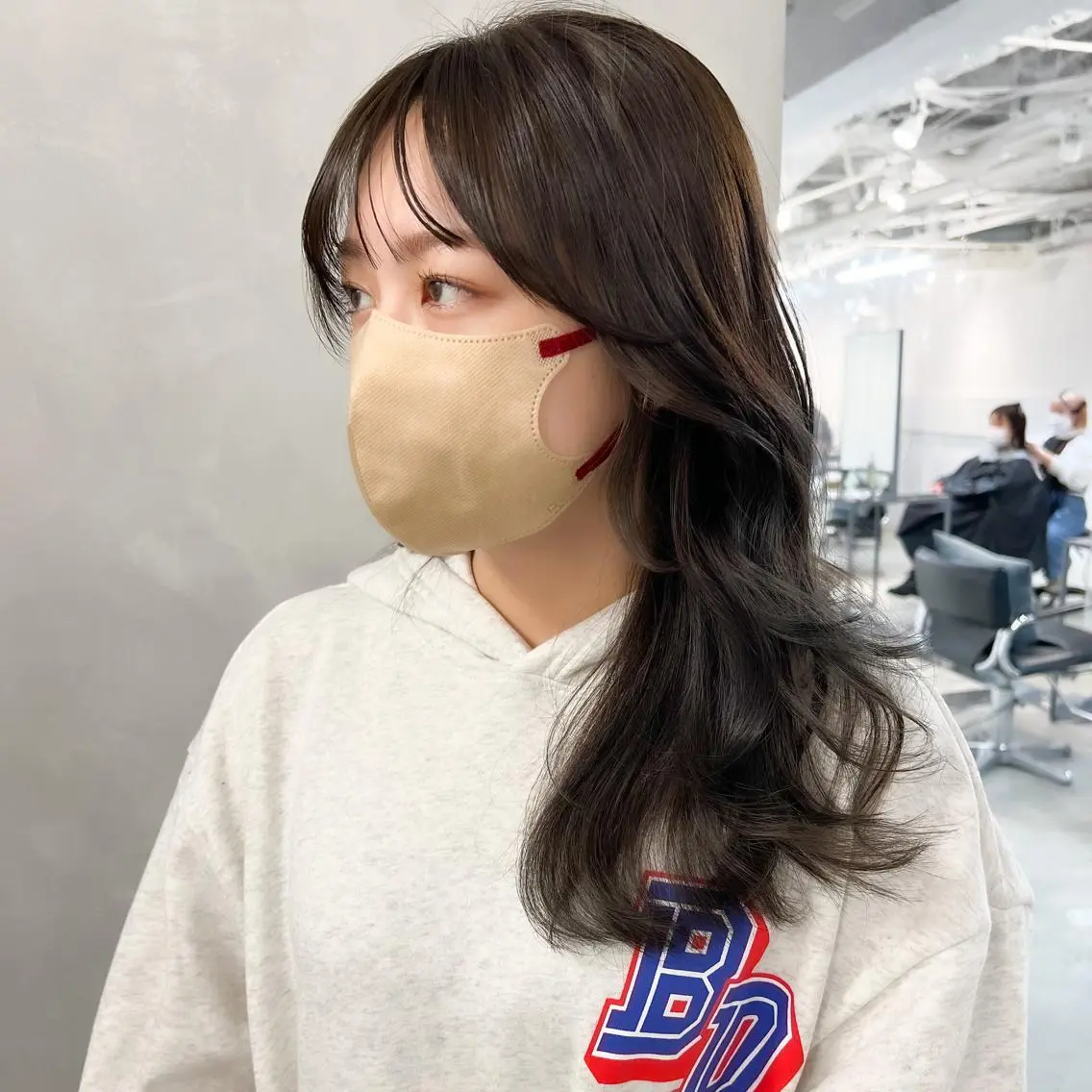 セミロング カラー パーマ セミロングパーマ 韓国風ヘア レイヤーカット カット ヘアカラー パーマ トリートメント レイヤーカットのプロ 大人ヘア宮森貴志のヘアスタイル