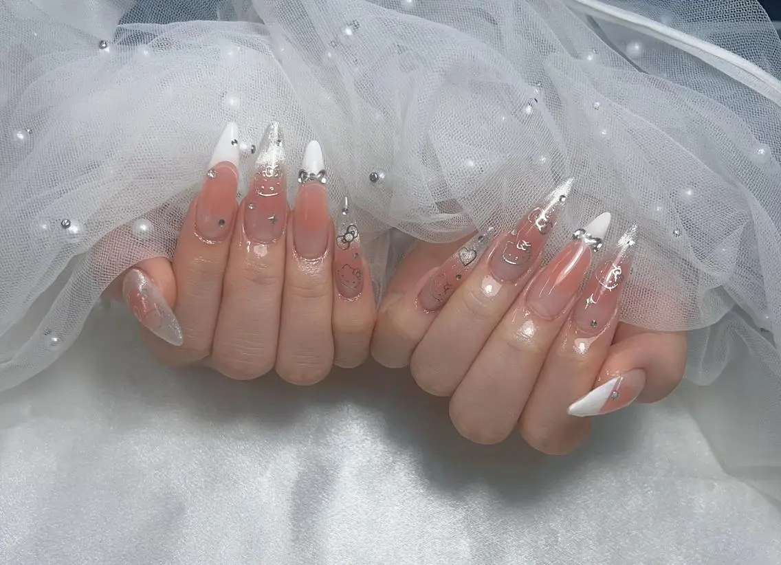 ネイル チークネイル ハンドネイル Bijou Nails 有真のネイルデザイン