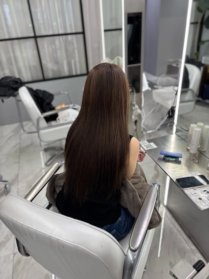 セミロング ヘアカラー 最高級艶髪カラー🥇 青木宏太のヘアスタイル