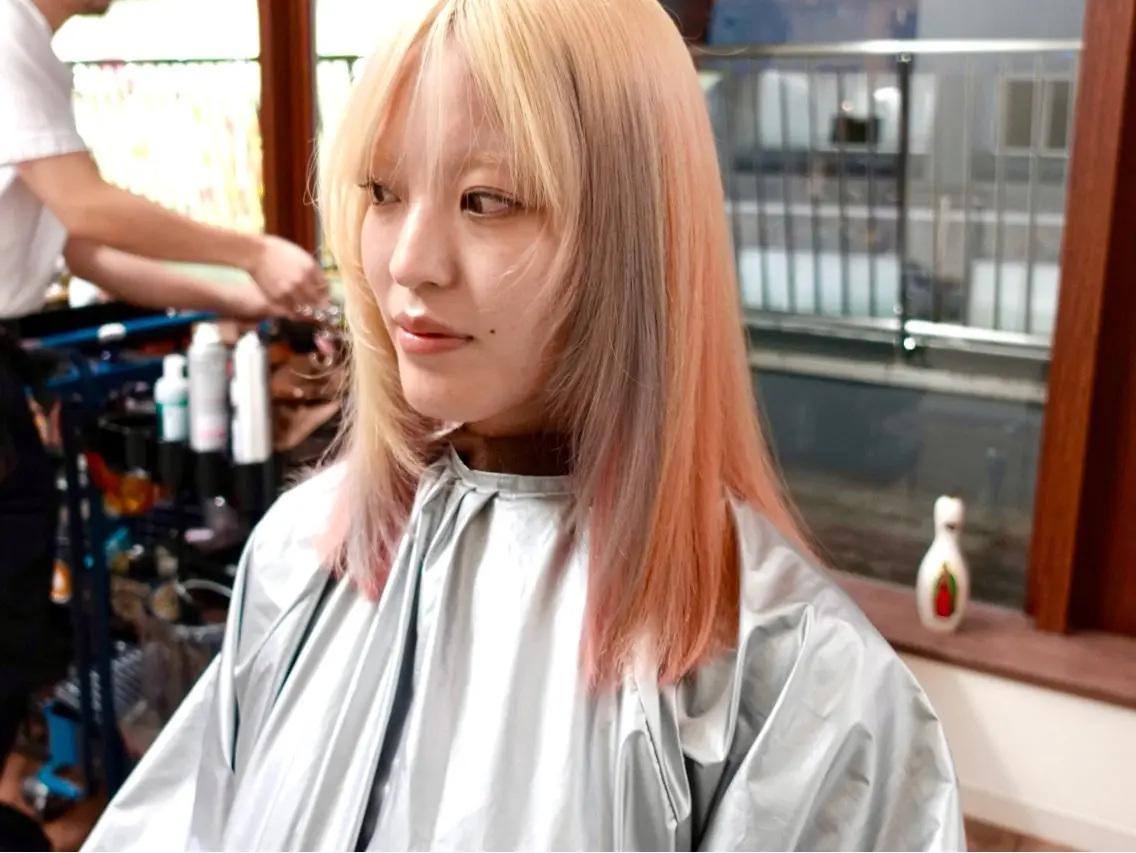 ミディアム カラー ブリーチ ブロンド ケアブリーチ 透明感カラー ダブルカラー ヘアカラー トリートメント ヘアセット レイヤー専門家 ダブルカラー修のヘアスタイル