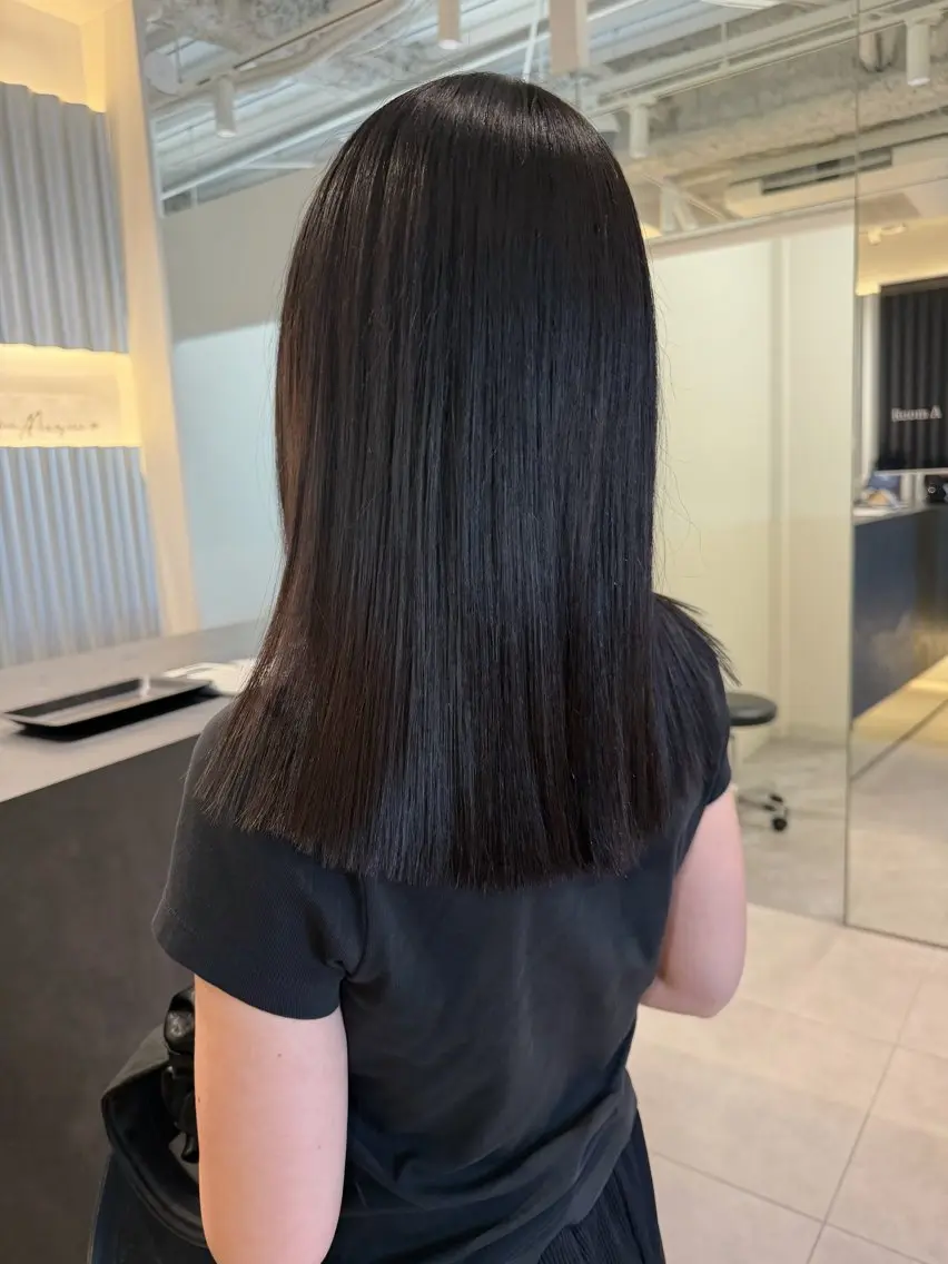 セミロング カット トリートメント 🍷秋色ボルドー♡ 艶レイヤー🍇モエカのヘアスタイル
