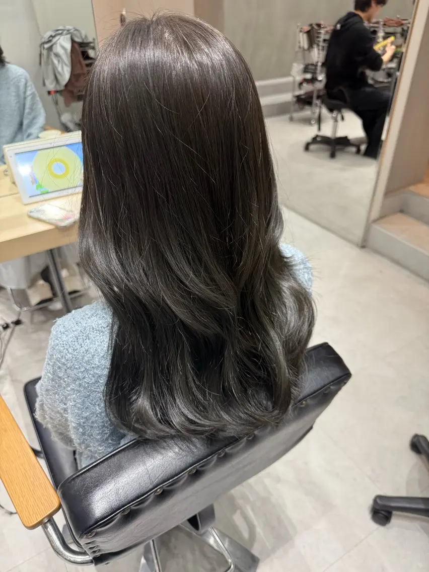 ロング カラー 信山 怜生のヘアスタイル