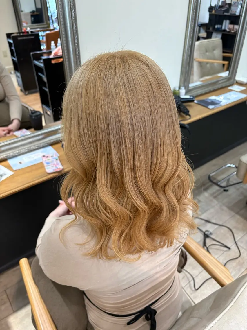 ミディアム カラー ヘアカラー トリートメント しおり🍬 KOKORO🤍のヘアスタイル