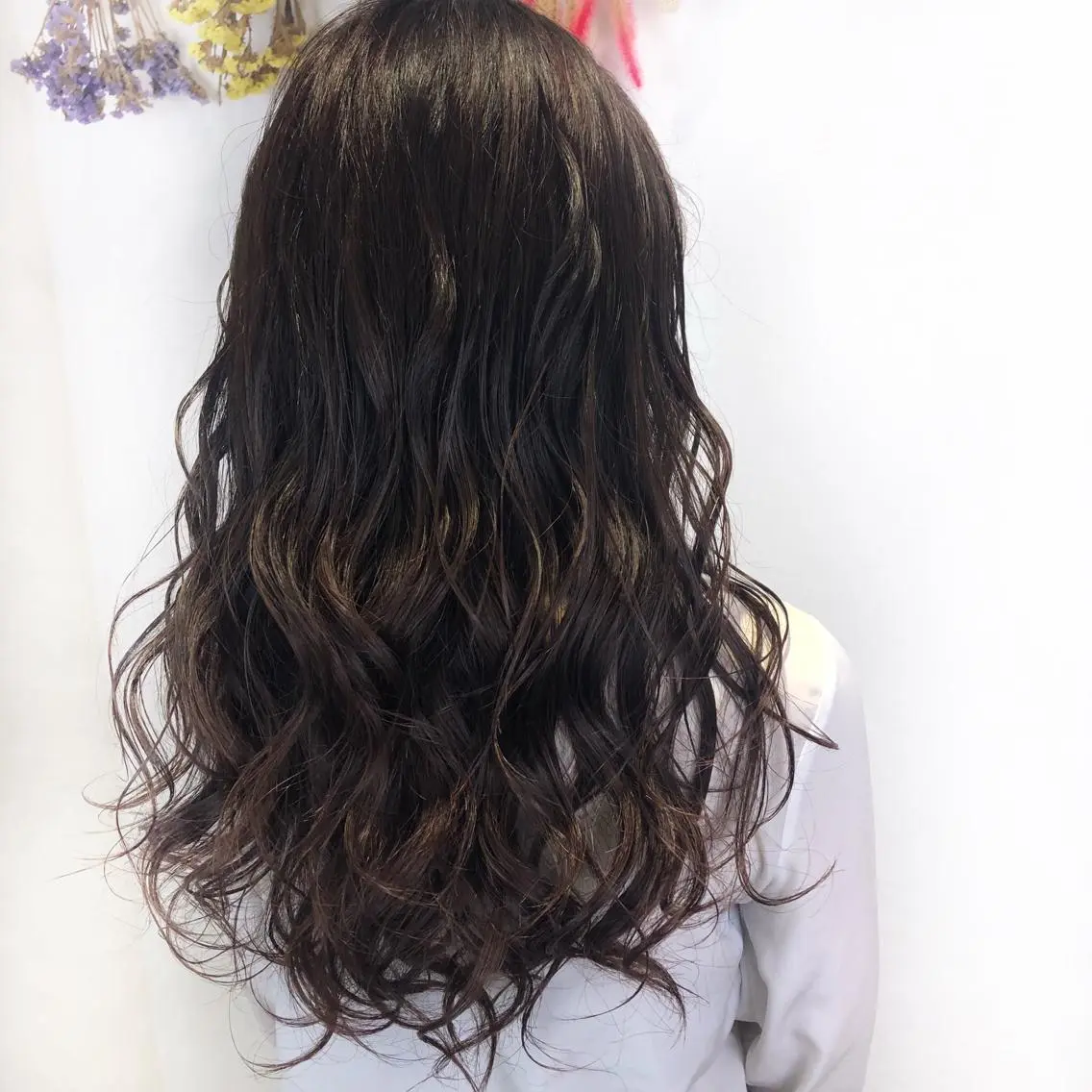 ロング カラー イルミナカラー 小顔レイヤー/ ベージュ🤍Rieのヘアスタイル