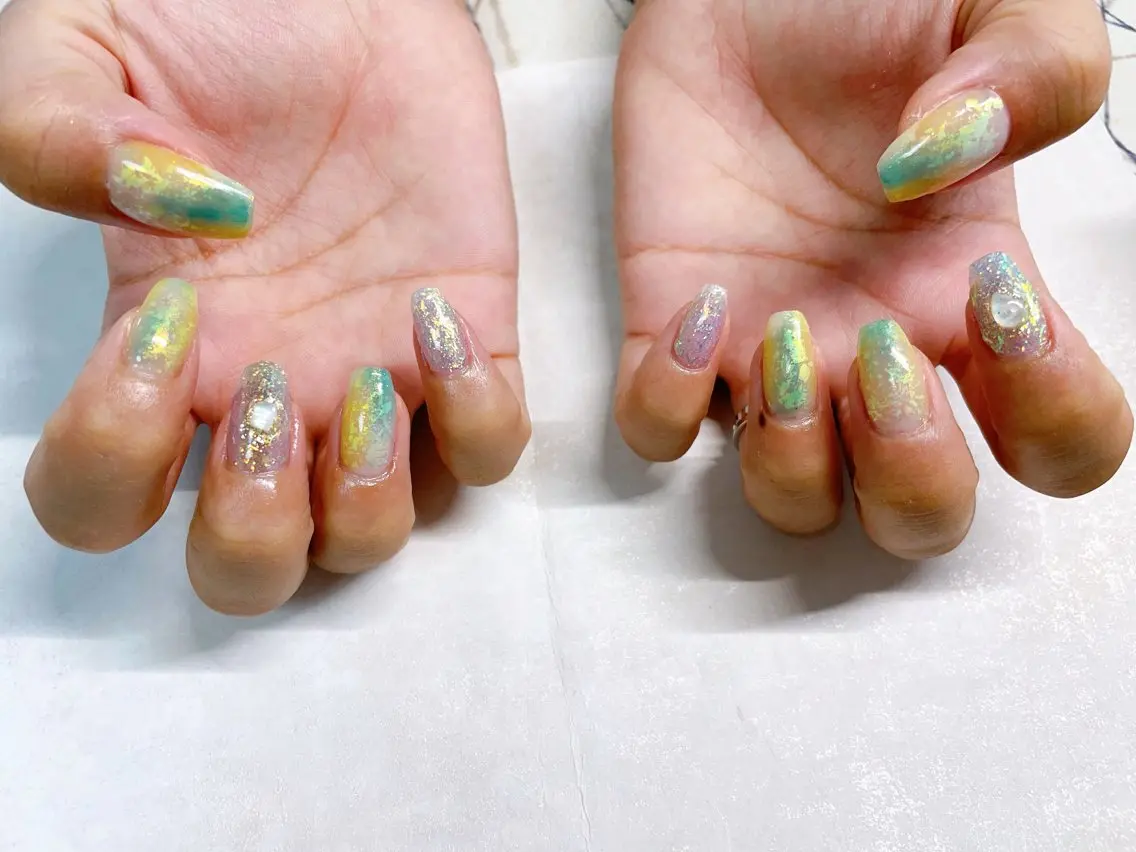 ネイル オーロラネイル フラワーネイル フットネイル フレンチネイル ジェルネイル mogunail &blowのネイルデザイン