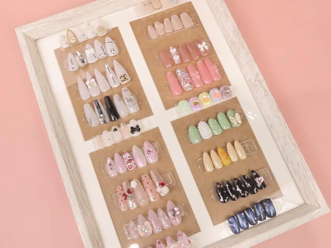 【定額𝓩2|シンプル】上品きらめく透明感ネイルの写真