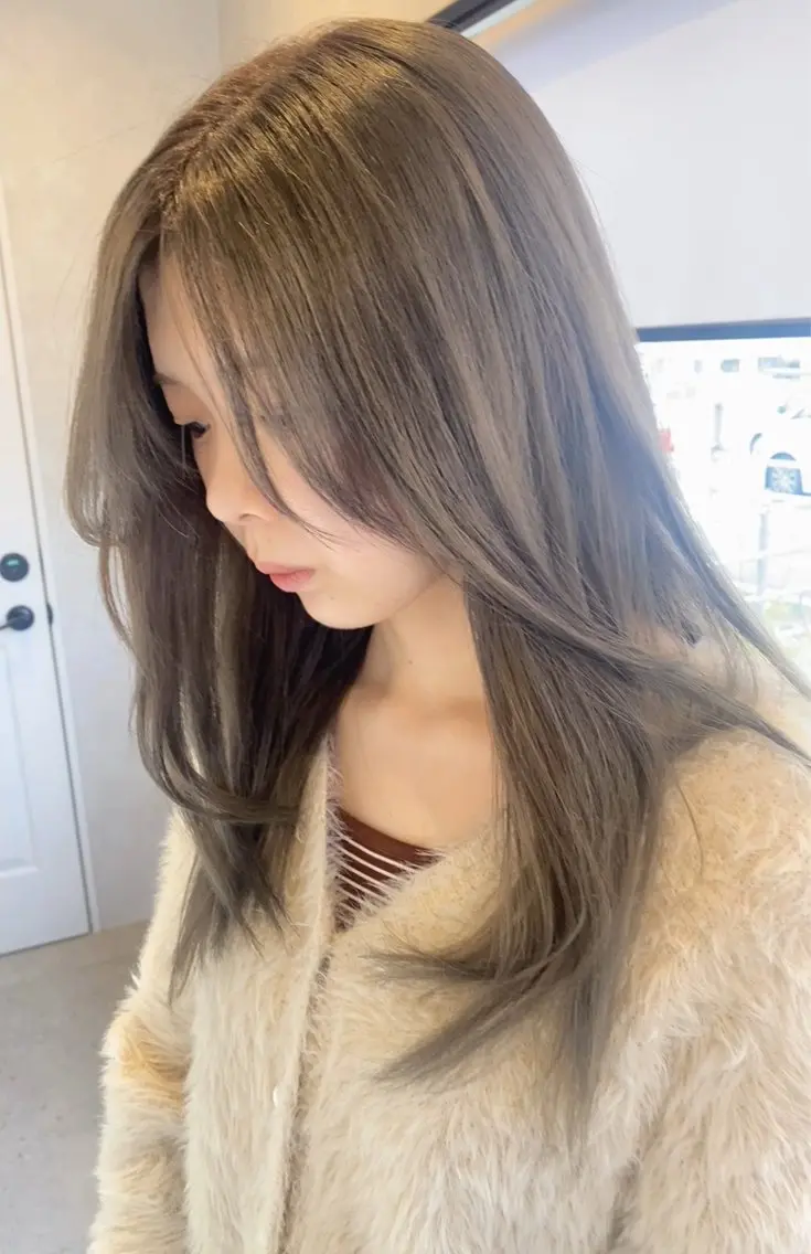 ロング カラー グレージュ ミルクティーグレージュ 大林　恵理 【Agu 屋島】のヘアスタイル