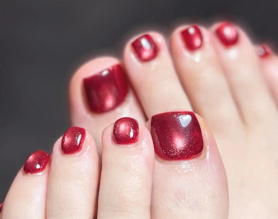ネイル フットネイル ジェルネイル マグネットネイル メンズネイル 赤色 フットネイル MIMnail メンズネイリストのネイルデザイン