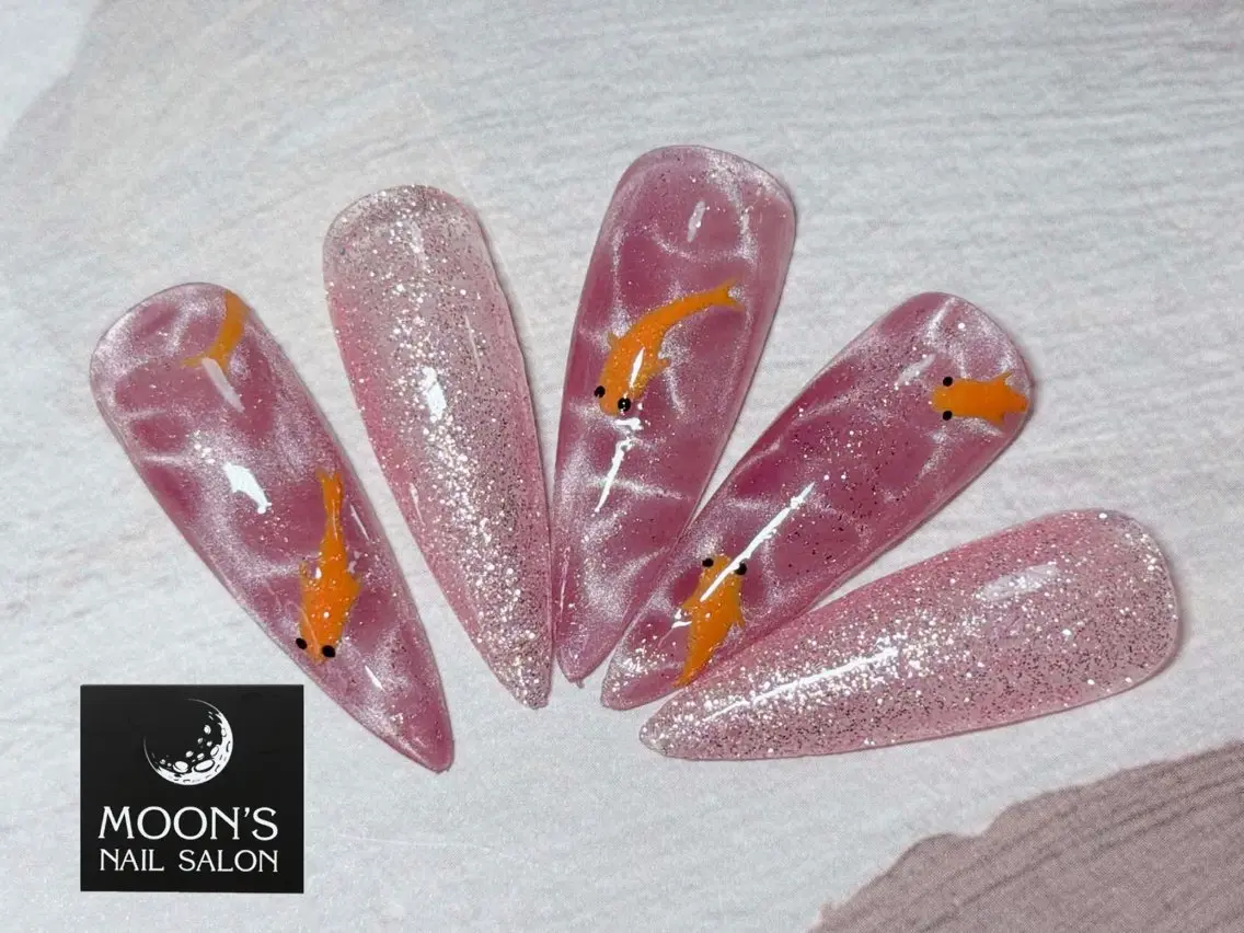 ネイル ハンドネイル Moons nail 💅✨のネイルデザイン
