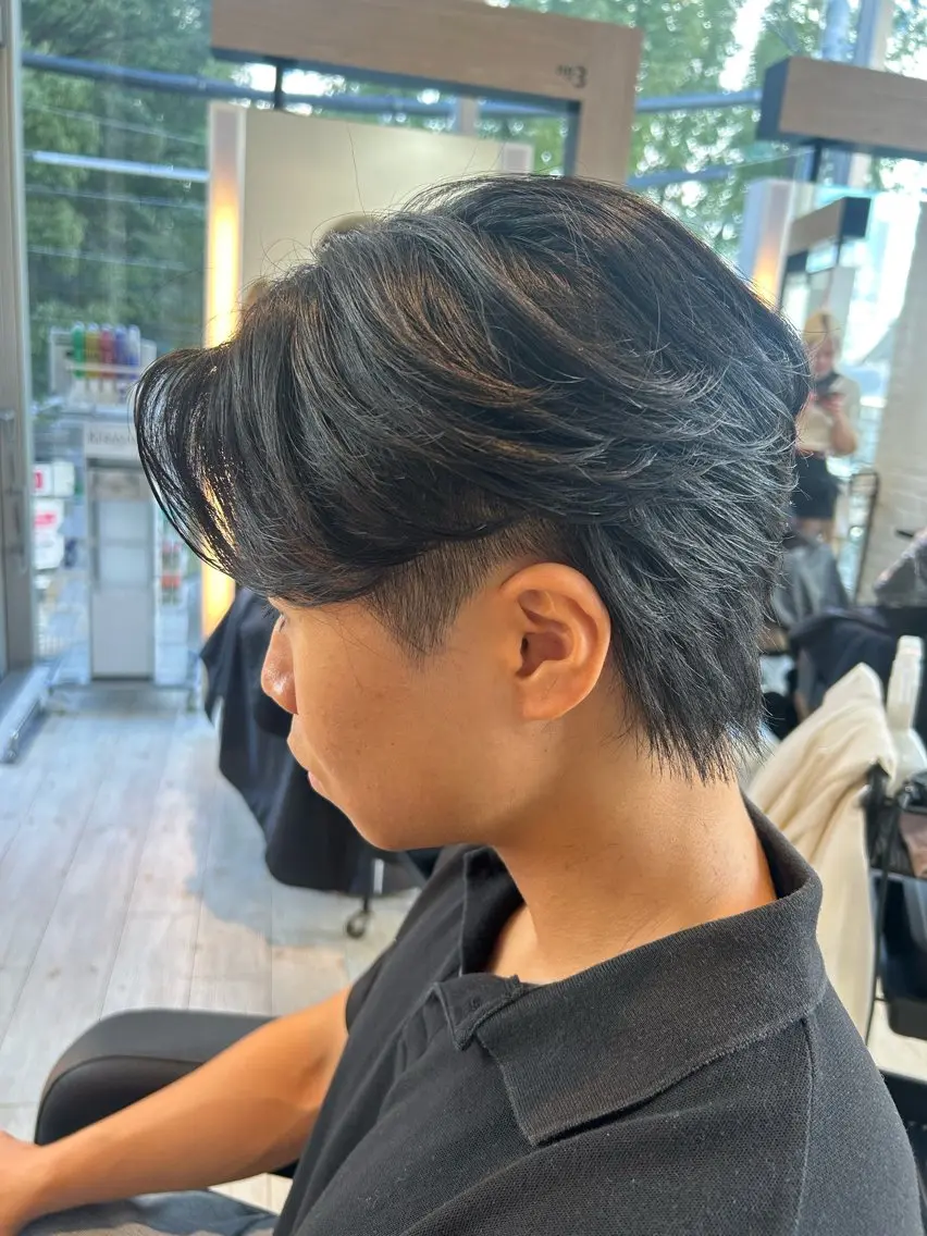 メンズ センターパート メンズ就活ヘア カット 有働由良／ハイトーン ／韓国メンズヘアのヘアスタイル