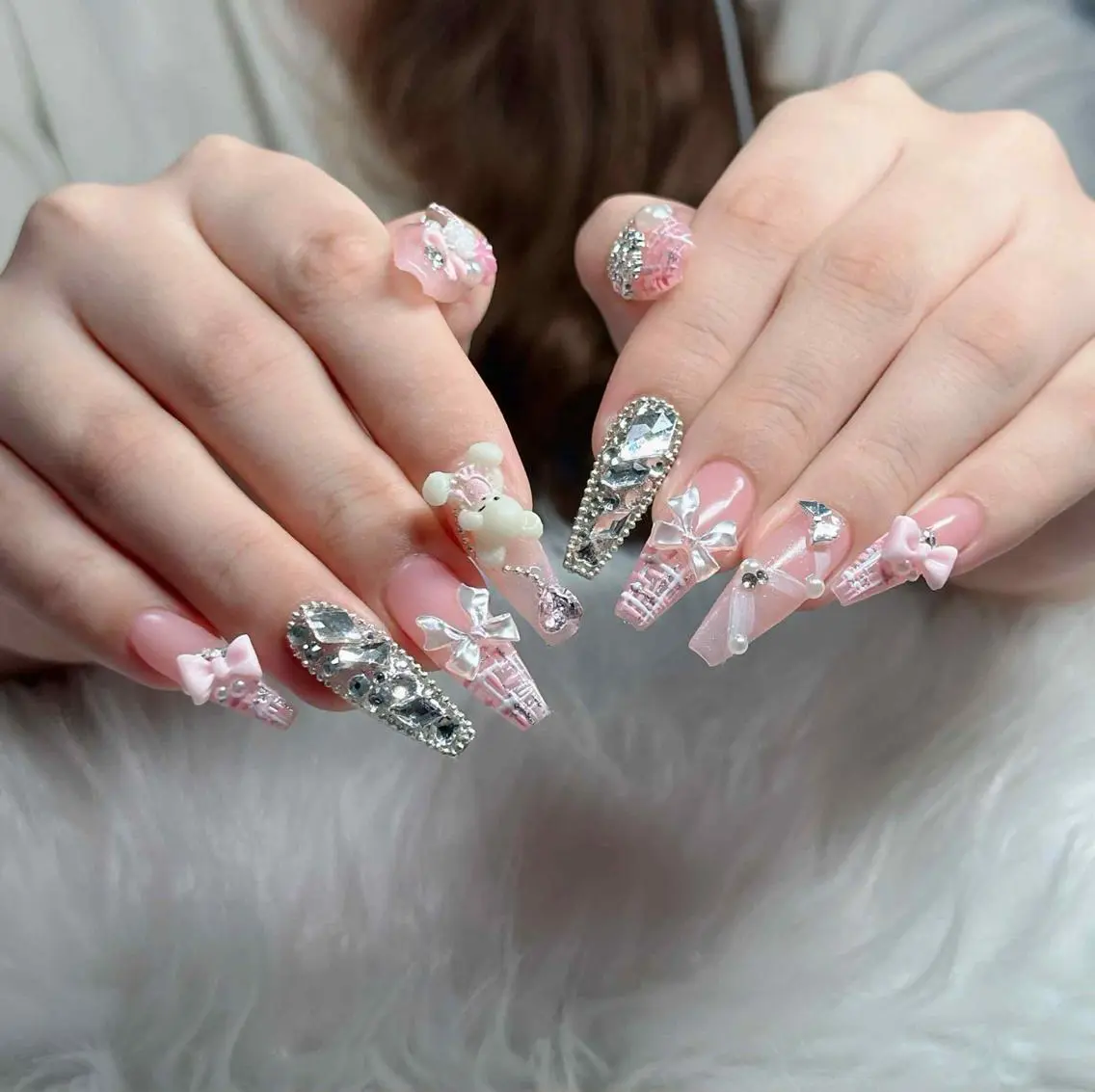 ネイル オーロラネイル フレンチネイル ジェルネイル ハロウィン キラキラネイル ハンドネイル H.baby Nail Salonのネイルデザイン