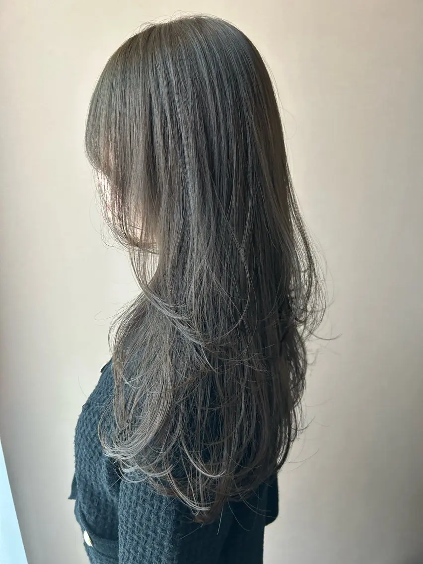 ロング カラー ブリーチ ダブルカラー グレージュ ブリーチなしカラー オリーブグレージュ カット ヘアカラー トリートメント hubhair レイヤー/透明感のヘアスタイル
