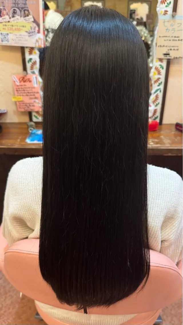 カラー 黒髪 佐瀬 萌生のヘアスタイル