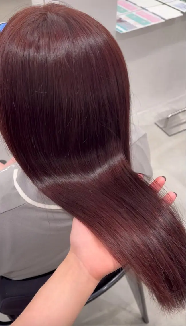 ロング ピンクブラウン 羽鳥 菜々子のヘアスタイル