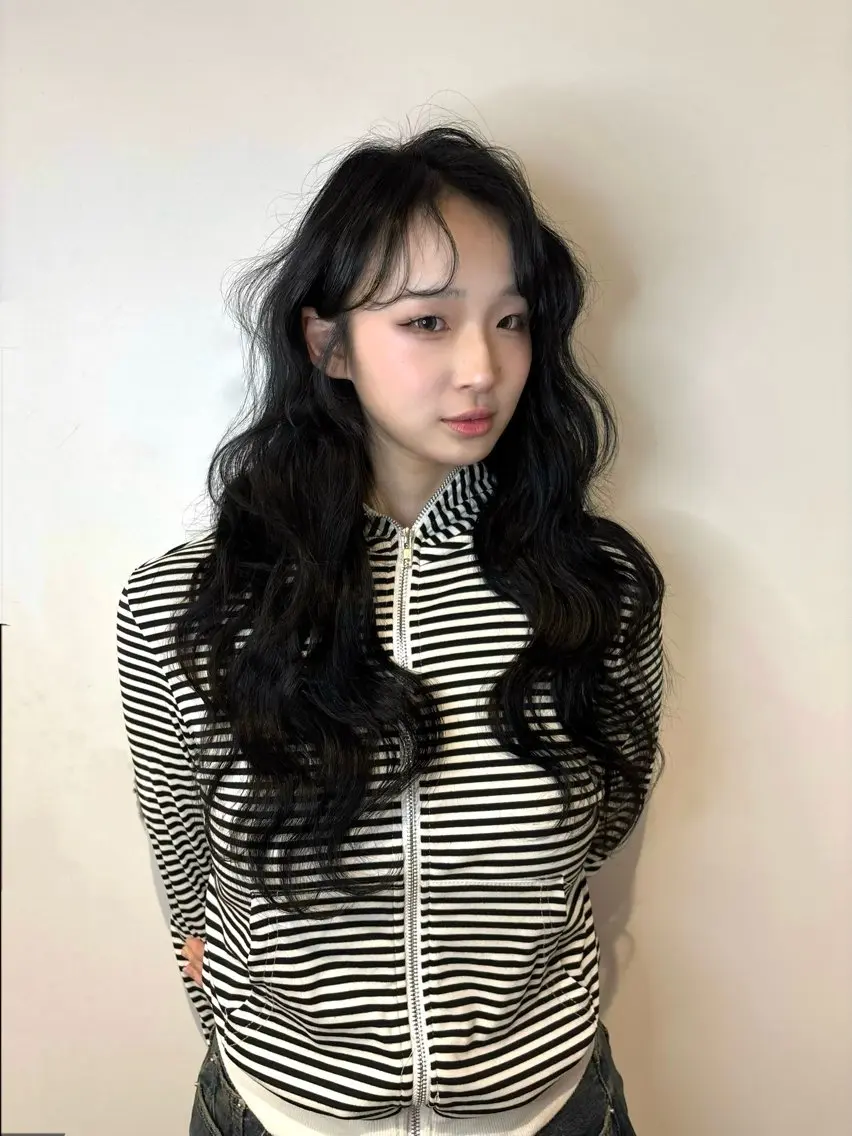 ロング ヘアアレンジ 韓国風ヘア 'AXIS suaのヘアスタイル