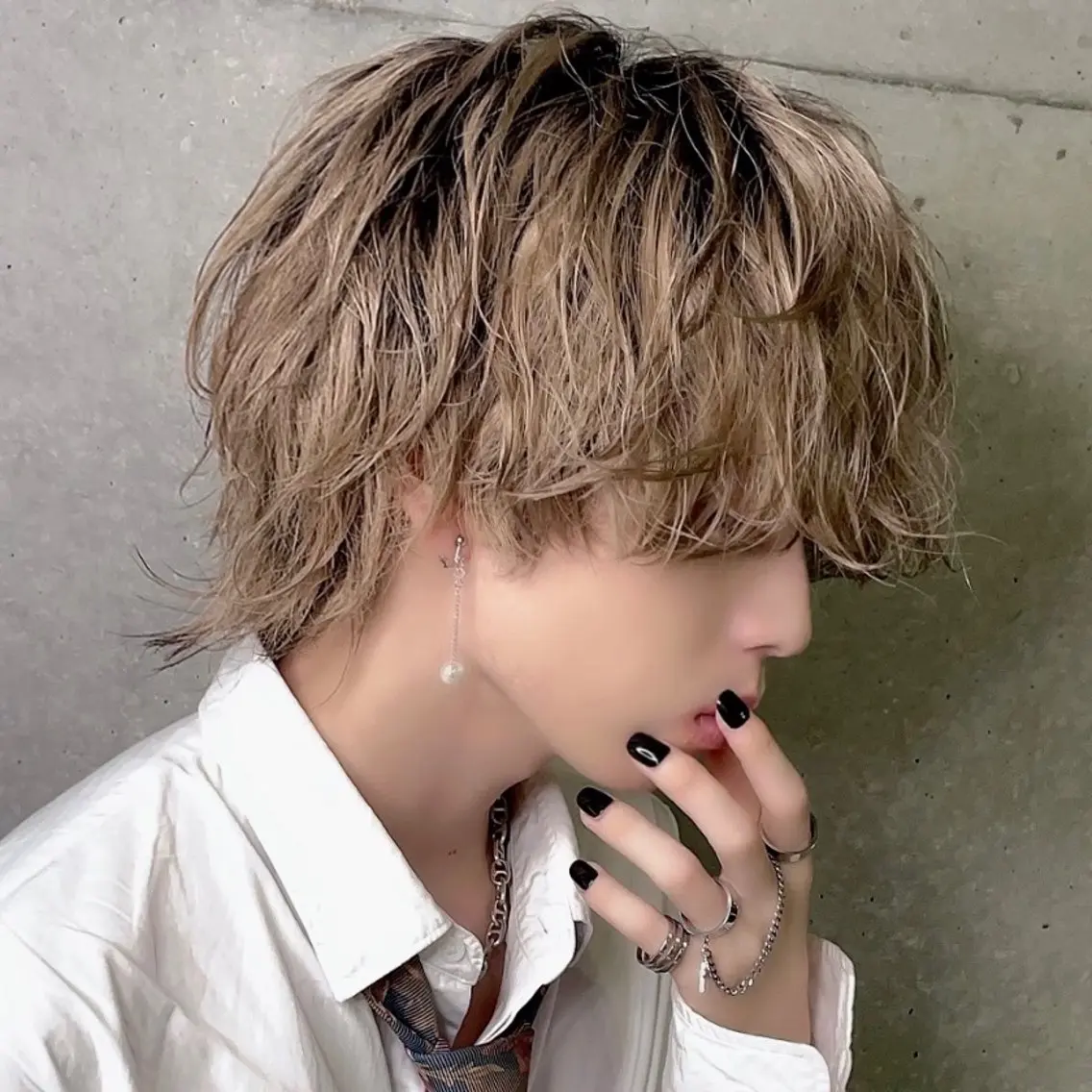 カラー メンズ メンズハイトーン メンズウルフカット ハイトーンカラー ウルフカット カット ヘアカラー メンズパーマの達人 KAITOのヘアスタイル