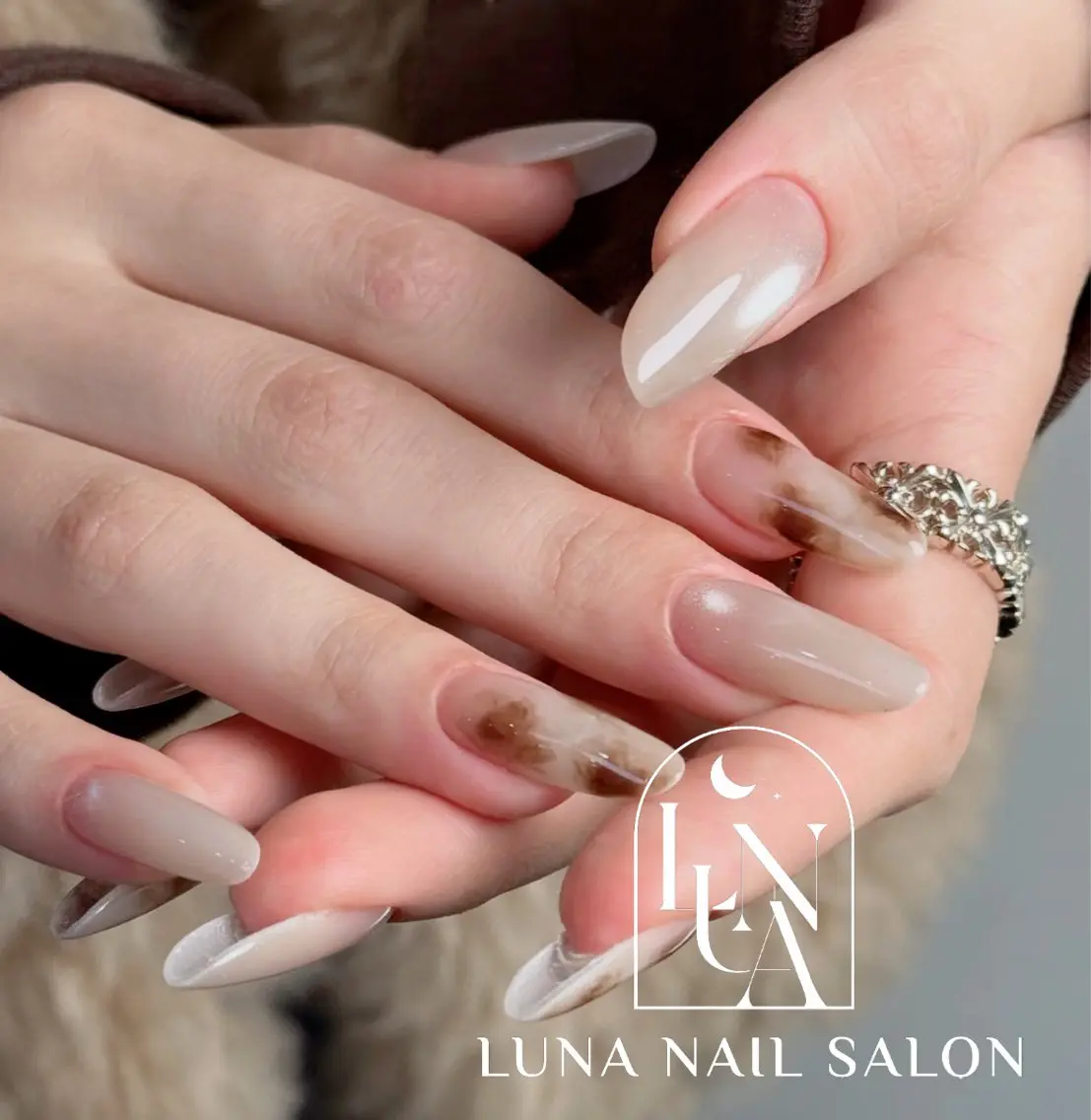 ネイル フレンチネイル ジェルネイル ガラスフレンチ 韓国ネイル 持ち込み ハンドネイル LUNA Nail salon💕のネイルデザイン