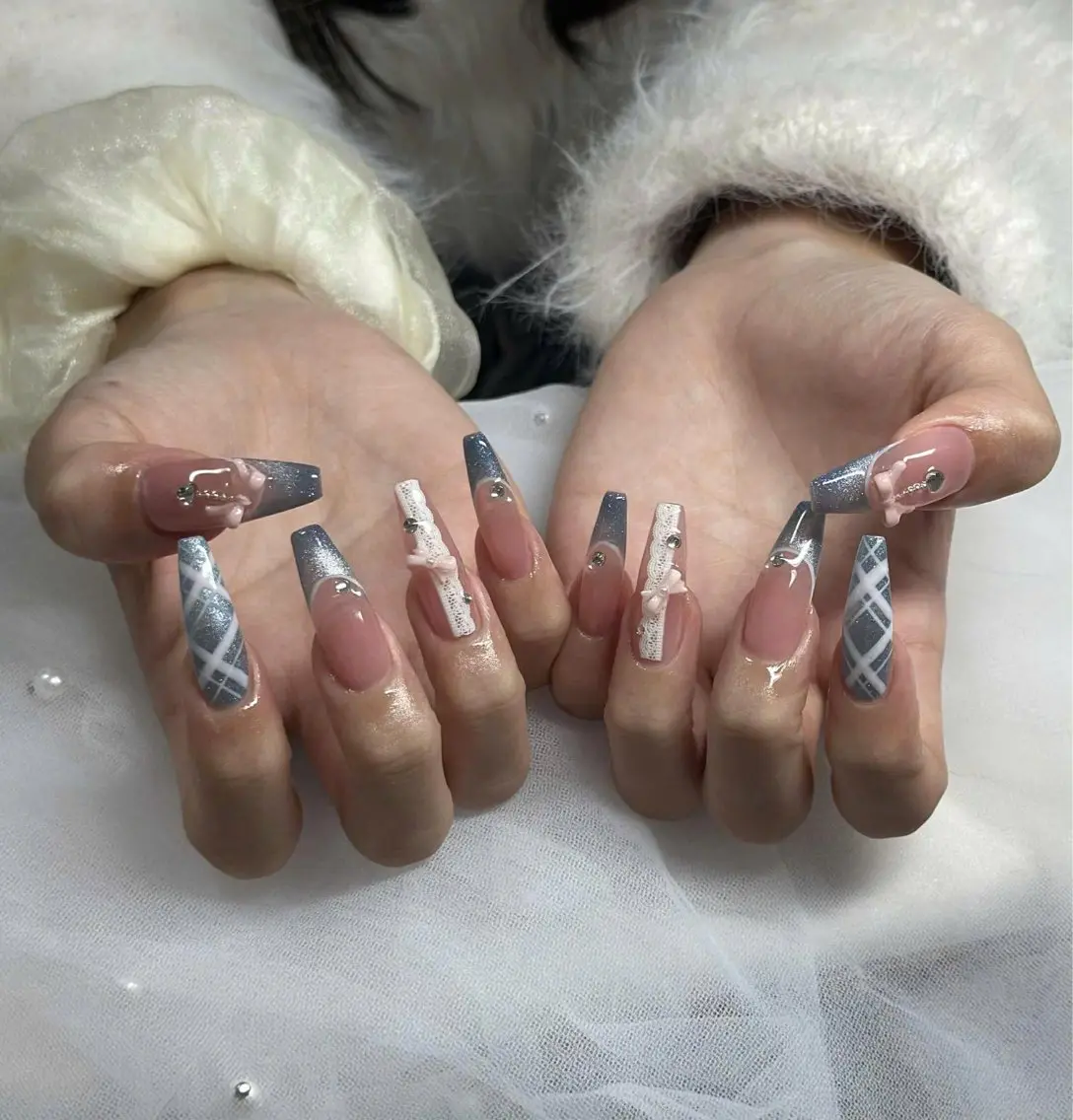 ネイル オーロラネイル フレンチネイル ジェルネイル ハロウィン 韓国ネイル ハンドネイル neco H.babynailのネイルデザイン