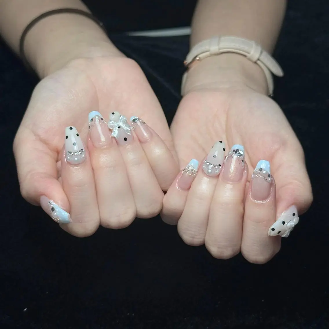 ネイル アートネイル チークネイル ドット フットネイル フレンチネイル ハンドネイル ハンドケア Mika Nails 心斎橋のネイルデザイン