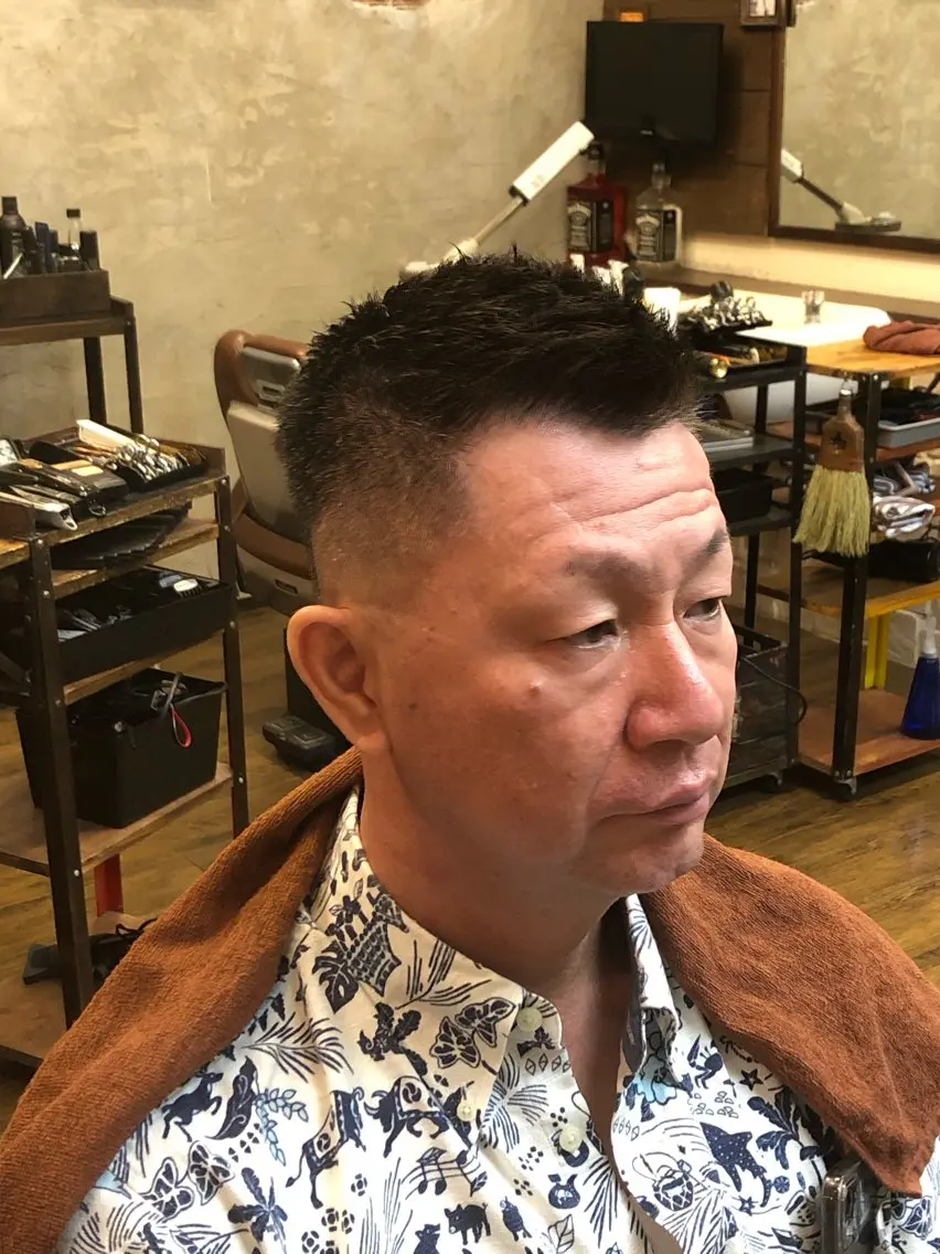ショート メンズ フェードカット モヒカン スキンフェード ソフトモヒカン ナイルプラス ヨウのヘアスタイル