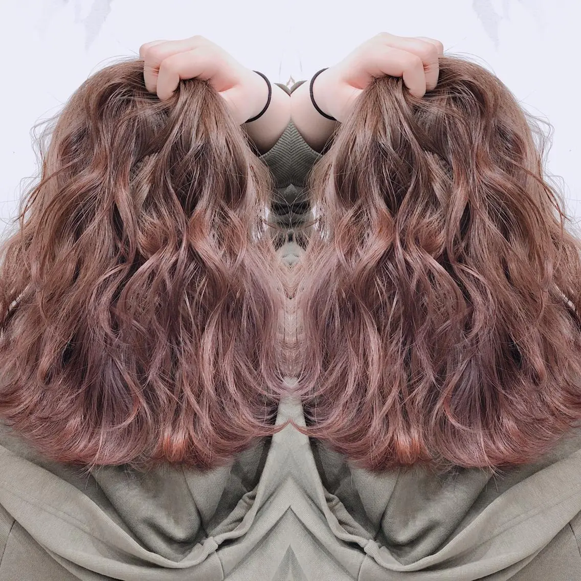 セミロング カラー ヘアアレンジ バレイヤージュ ベージュカラー グラデーションカラー ピンクカラー レイヤーカット ヘアカラー 🦋美髪/エクステ 🦋アベイクミのヘアスタイル