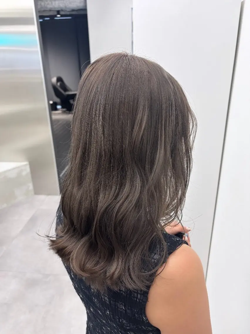 ロング カラー 🧸🎀ブリーチ 栄🎀🧸かのんのヘアスタイル