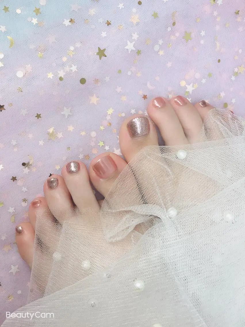 (オフ無料)フット２カラー （2色まで） ケア込みの写真