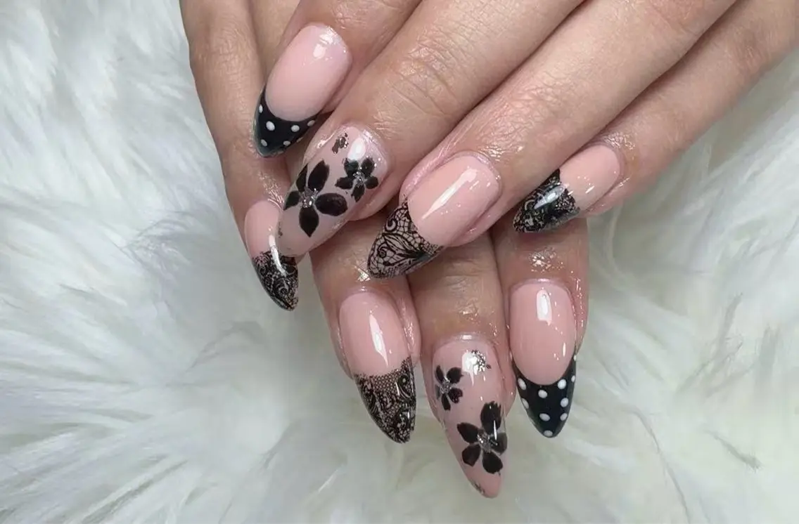 ネイル フレンチネイル ラメ(グリッター) ラメグラデーション マグネットネイル 持ち込み Unicorn Nail原宿表参道のネイルデザイン