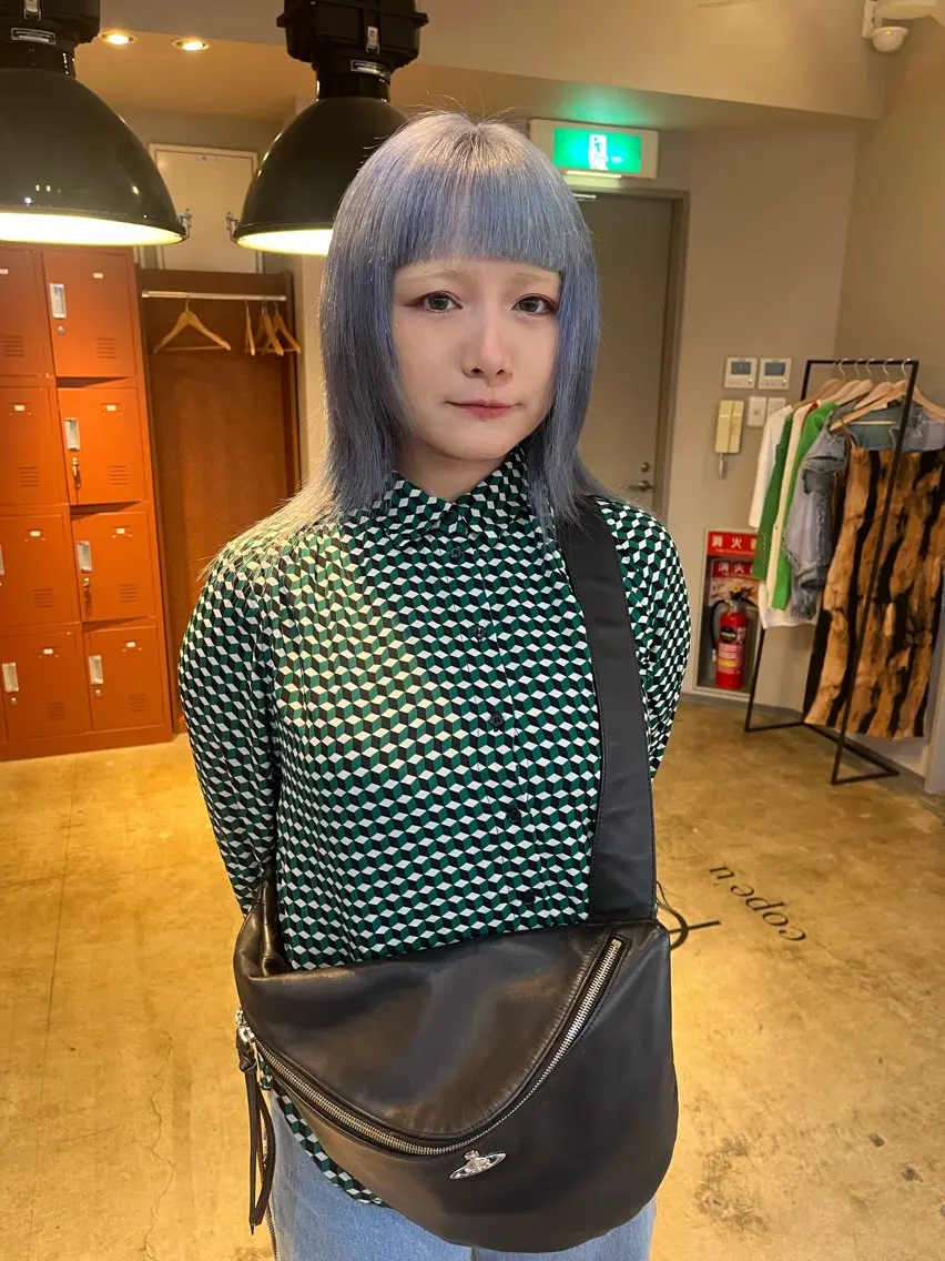 ミディアム カラー ブリーチ ブルーカラー カット ヘアカラー トリートメント 🩷ハイトーン透明感 レイヤー🩷ユリカのヘアスタイル