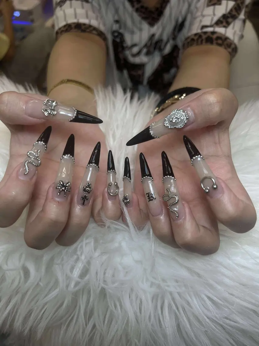 ネイル アートネイル オーロラネイル チークネイル 長さ出し フットネイル ハンドネイル ハンドケア Anh Nail 歌舞伎町のネイルデザイン