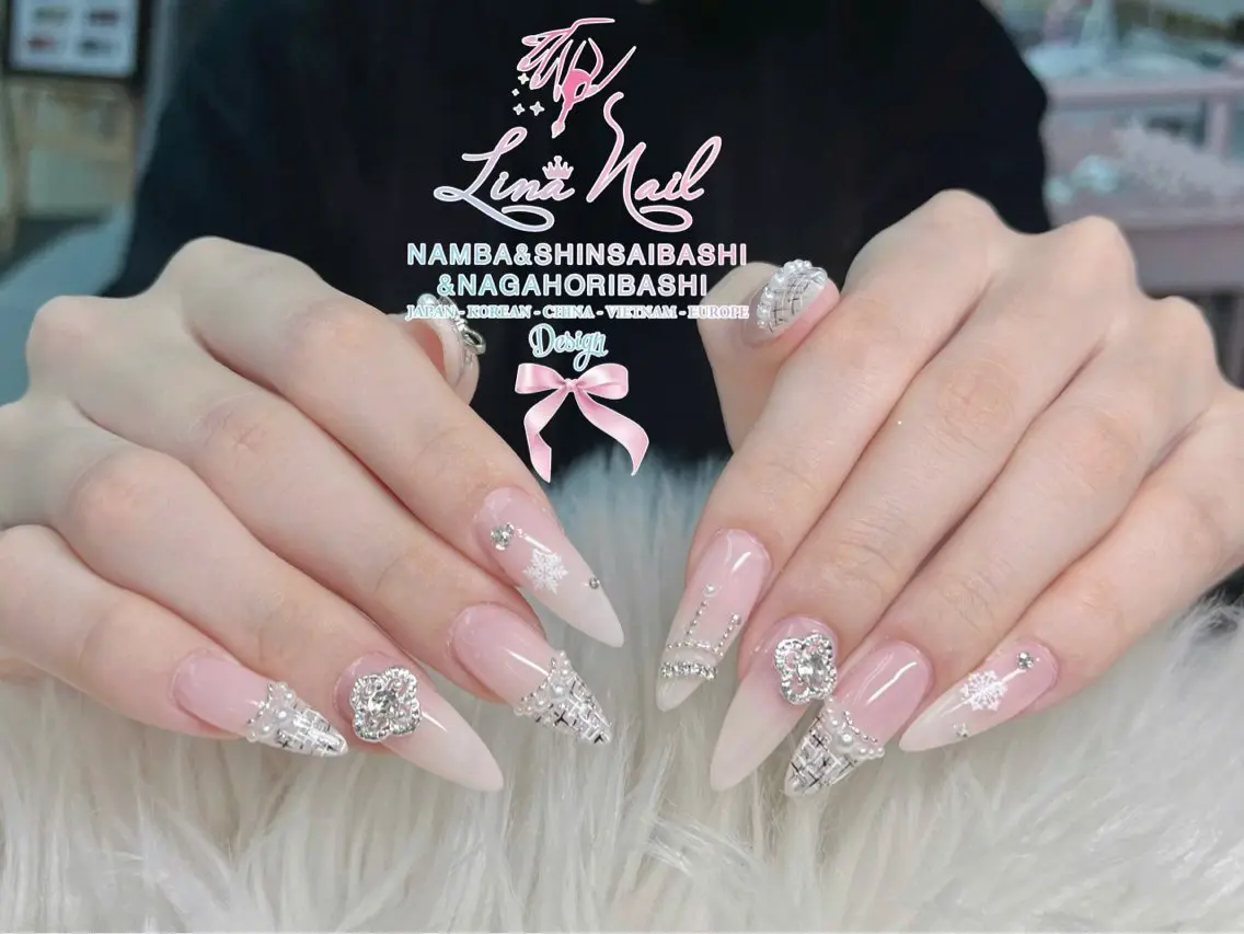 ミディアム 韓国風ヘア クリスマス ハンドネイル Linanail Nambaのネイルデザイン
