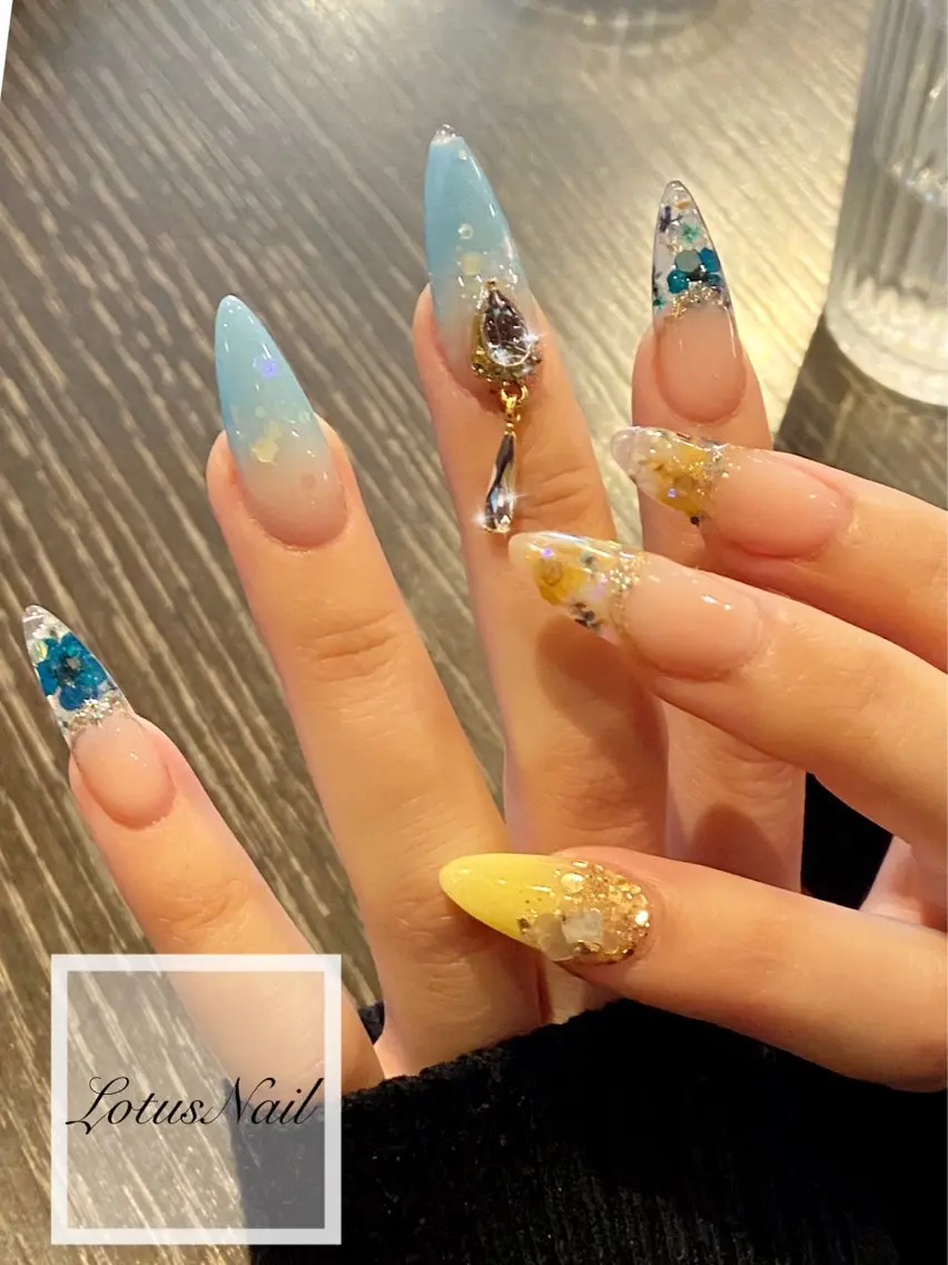 ネイル クリアネイル フレンチネイル Lotus Nailのネイルデザイン