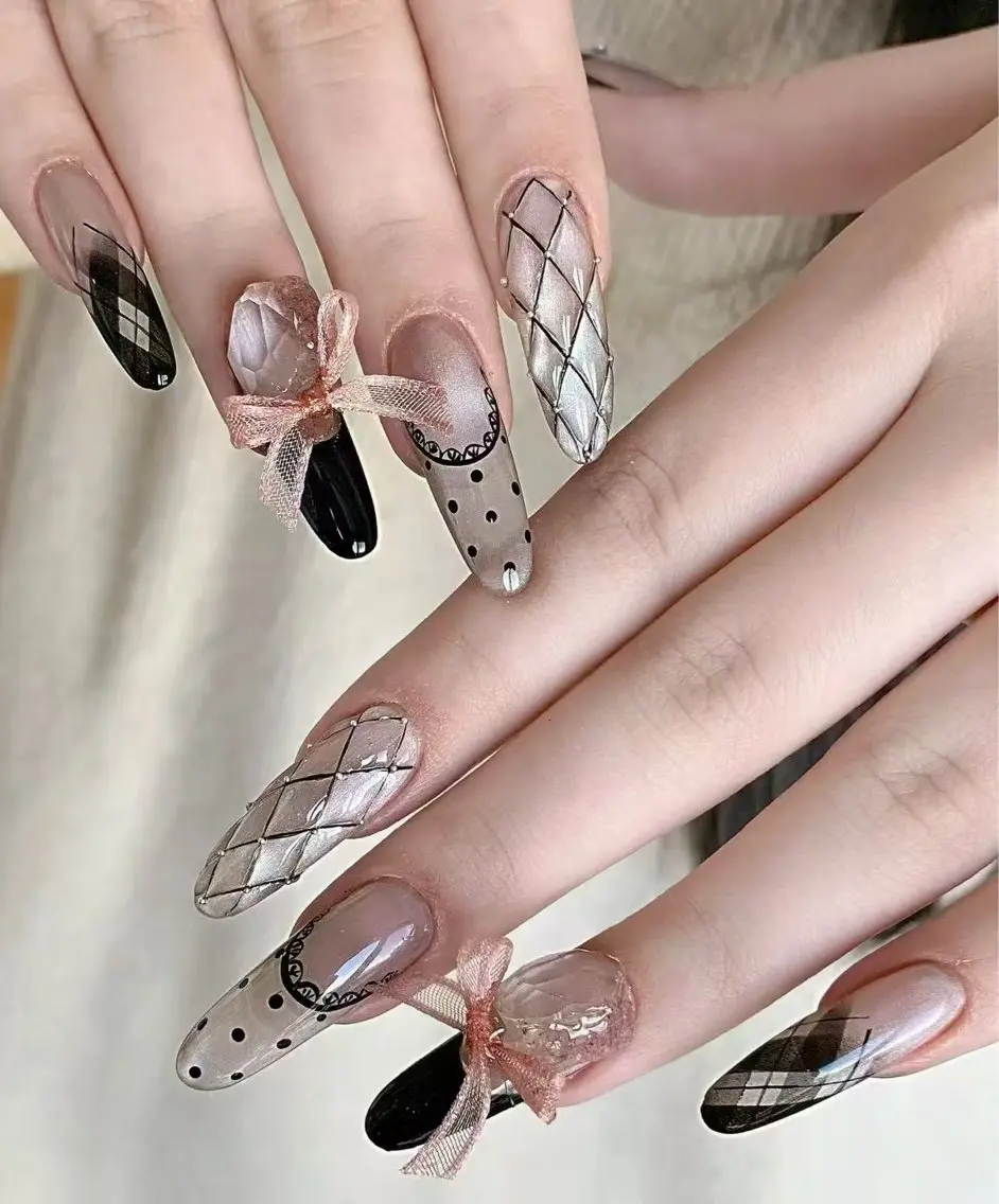 ネイル フラワーネイル フレンチネイル ジェルネイル ガラスフレンチ ハート ハンドネイル BabyYouMi nailのネイルデザイン