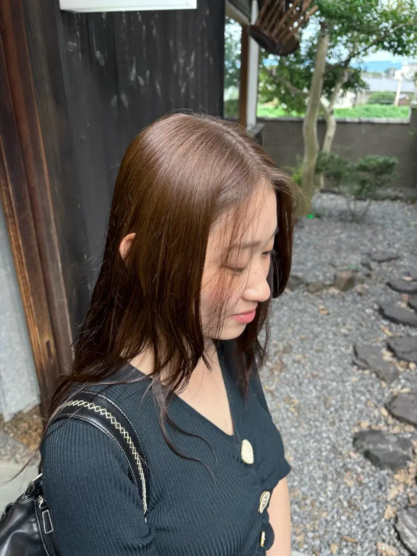 ロング カラー 小嶋 彩葉のヘアスタイル